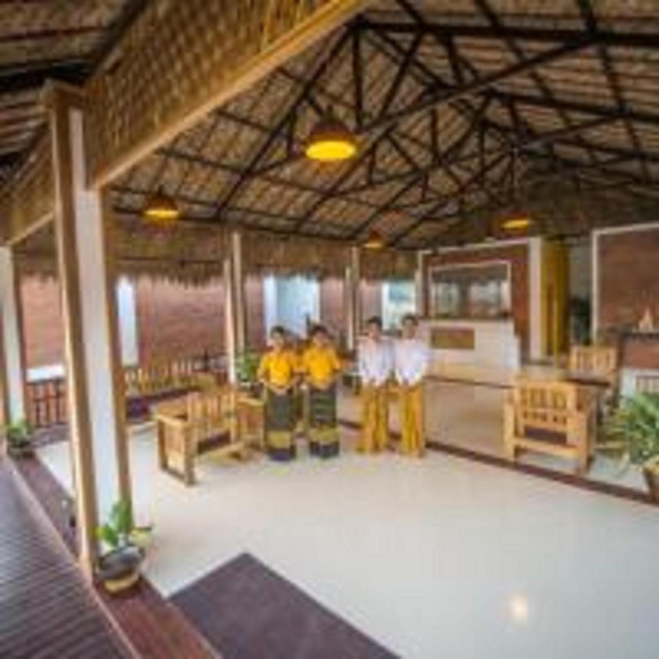 Hotel Queen Jamadevi Mawlamyine Exterior foto